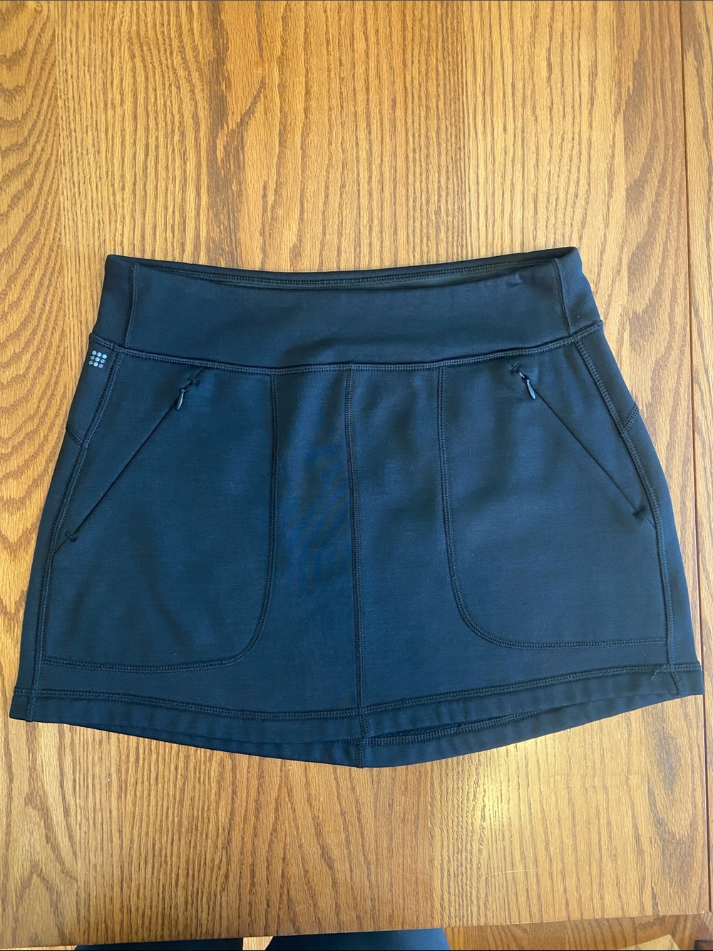 Title Nine Black Athletic Mini Skirt, fleece lined zippered pockets Size Medium